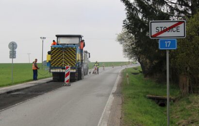 Po zimní přestávce pokračují opravy silnic na Chrudimsku.