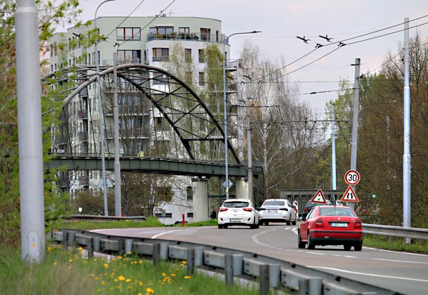 Most kapitána Bartoše v Pardubicích má po dobu stavby nového mostu nahradit mostní provizorium. Už nabylo konkrétní podoby