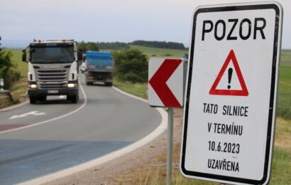 V sobotu čeká silnici u Horních Ředic uzavírka. Silničáři budou napojovat obec na připravovaný obchvat