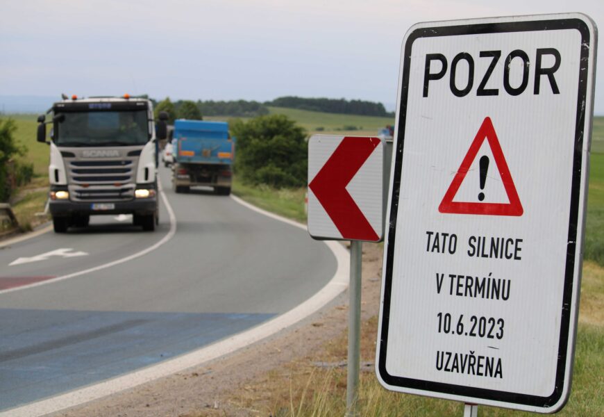 V sobotu čeká silnici u Horních Ředic uzavírka. Silničáři budou napojovat obec na připravovaný obchvat