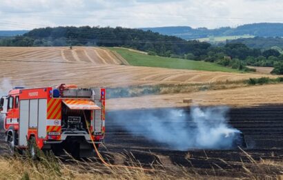 U Klešic hořela pole a u Rosic zase zemědělská technika