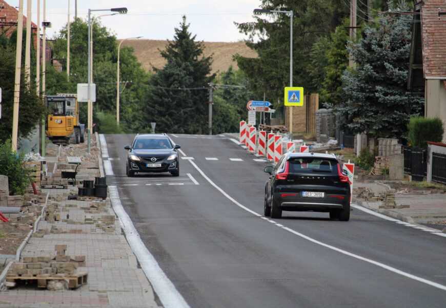 Uzavírka v Kočí skončila. Obcí už projeli první řidiči