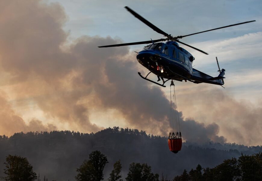 Leteckou hasičskou službu zajistí do poloviny září 4 vrtulníky