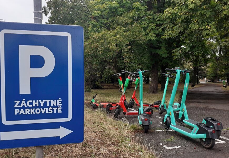 Elektrokoloběžky na území města čekají přísnější pravidla