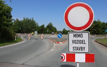 V Hrochově Týnci začala přestavba kruhového objezdu. Směry na Chrast a Dašice se řidičům uzavřely