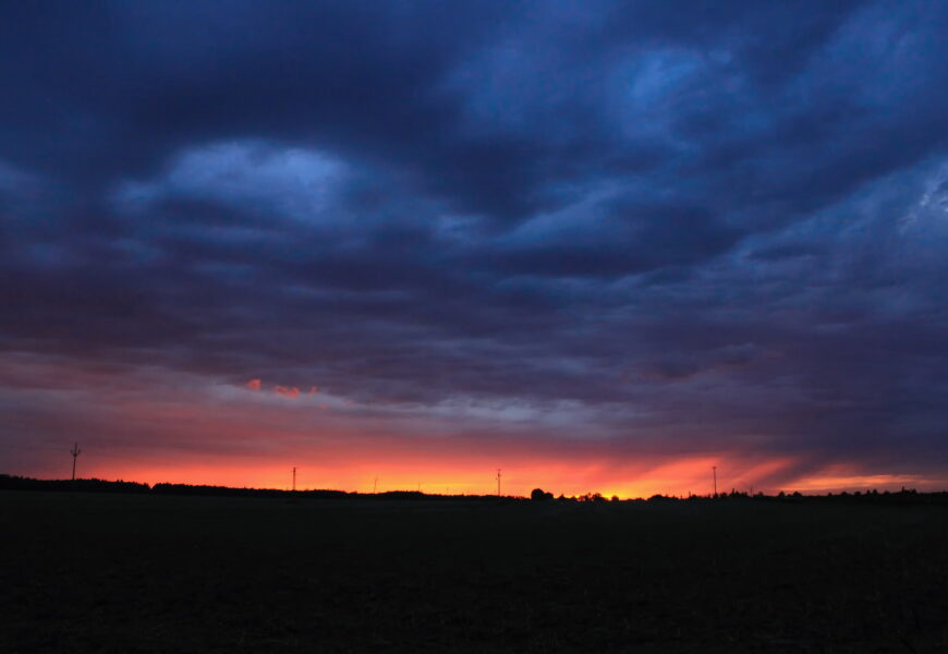 V Česku hrozí velmi silné bouřky. Mohou se vyskytnout i supercely a vyloučena nejsou ani tornáda