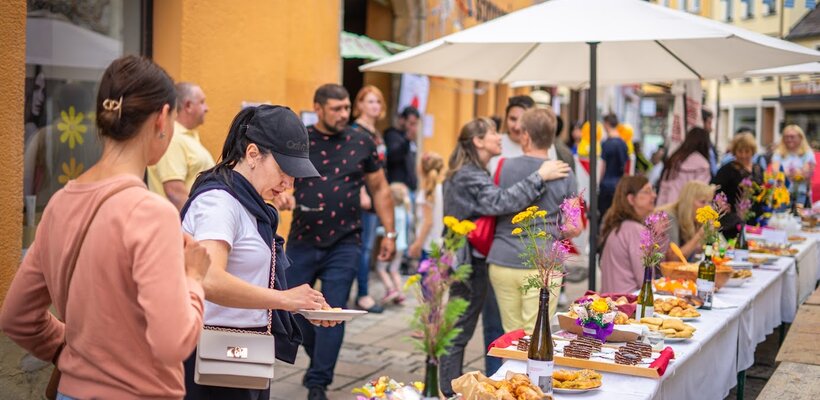 Město Pardubice chystá rozloučení s létem velkolepou večeří na třídě Míru
