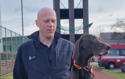 Psovod David Hynek se psem Darrenem odlétá do zemětřesením postiženého Maroka Psovod David Hynek se psem Darrenem odlétá do zemětřesením postiženého Maroka
