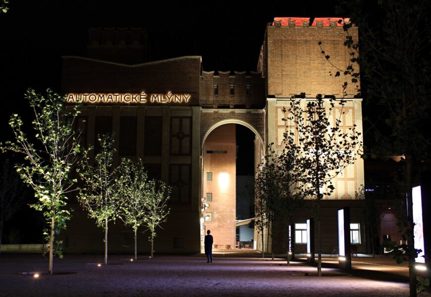 Stavbami roku v Pardubickém kraji jsou galerie, památník, nadchod nebo bytový dům