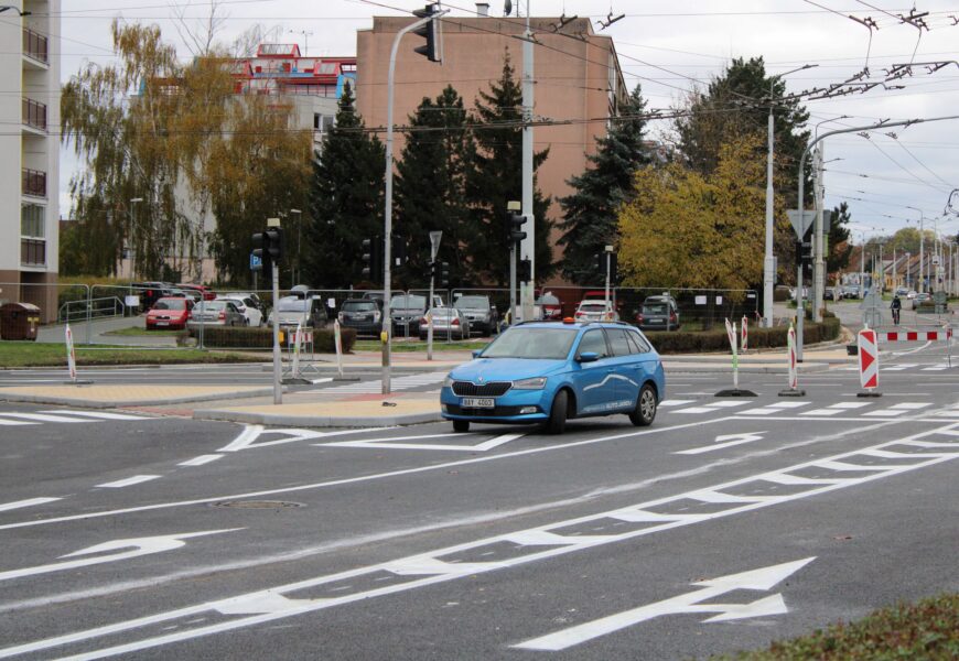 Ohlédnutí. Křižovatka Dašická je týden po rekonstrukci v provozu