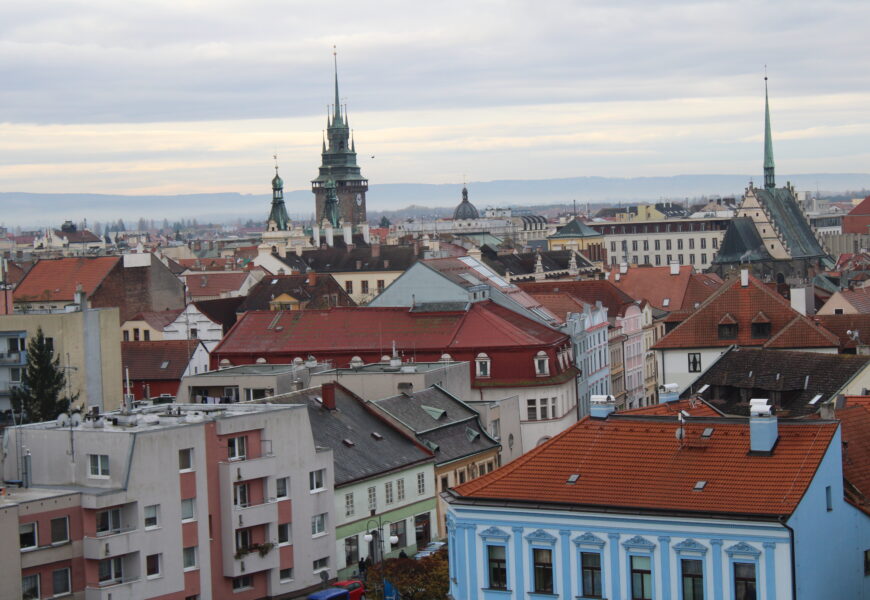 Vojenská policie a NCOZ zasahují i v Pardubicích