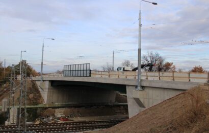 Most v Doubravicích uzavřen. Řidiče čekají tři týdny po objížďkách Most v Doubravicích uzavřen. Řidiče čekají tři týdny po objížďkách