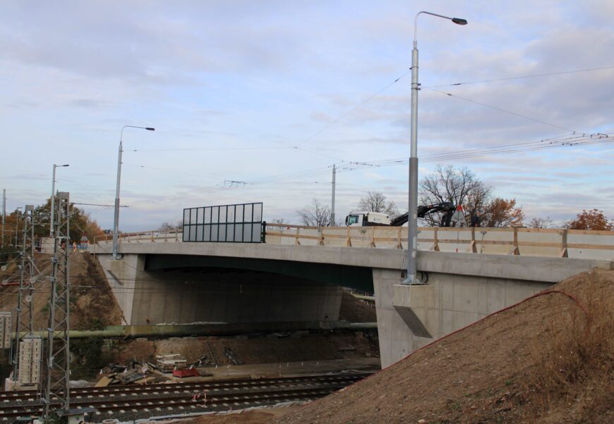 Most v Doubravicích uzavřen. Řidiče čekají tři týdny po objížďkách