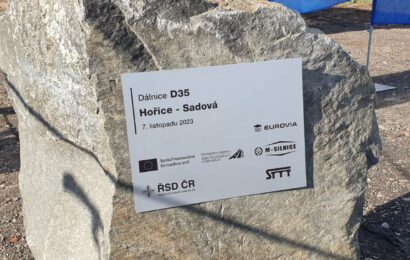 ŘSD zahájilo stavbu dálnice D35 z Hořic do Sadové