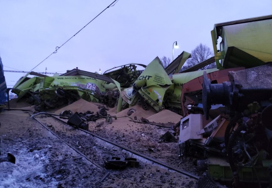 V České Třebové už týden zasahují hasiči u nehody dvou nákladních vlaků