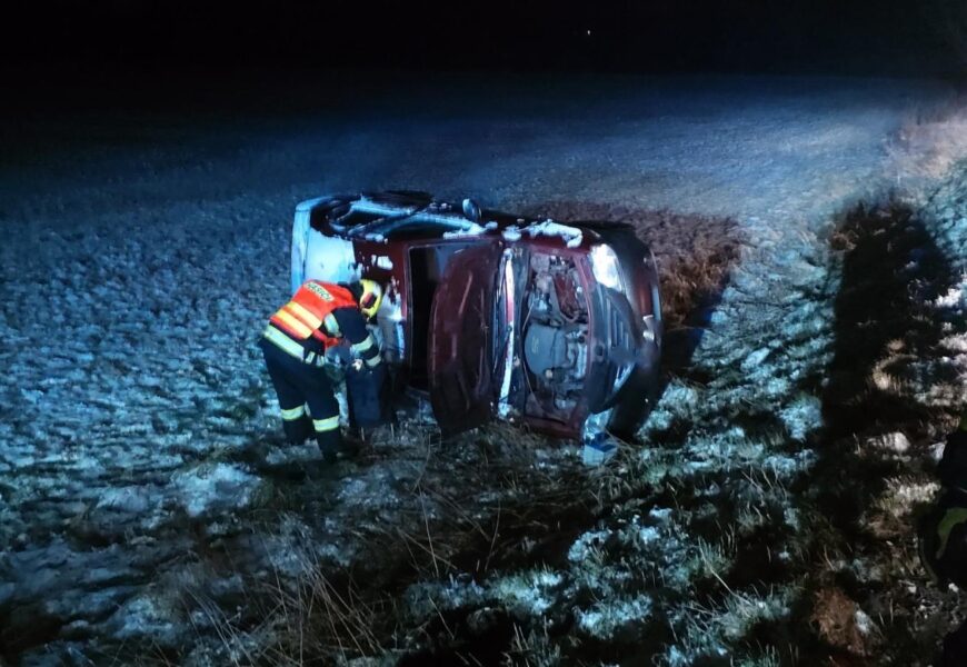 Sníh a led komplikoval dopravu v Pardubickém kraji. Kvůli počasí se stalo několik nehod