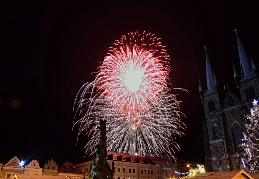 Novoroční ohňostroj rozzářil Chrudim. Snížila se hlučnost, přesto ohromil
