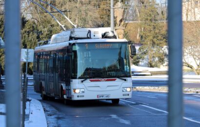 V Pardubicích stály trolejbusy z důvodu poruchy  trolejového vedení