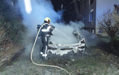 Na Pardubicku shořel karavan při nabíjení autobaterie