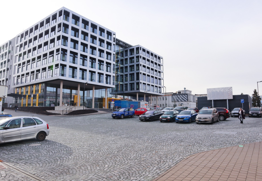 V Pardubické nemocnici se dopravní situace navrací do normálu