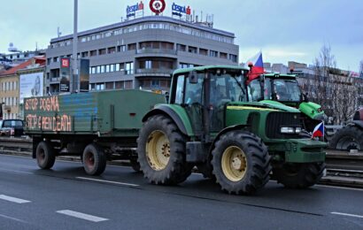 Blokáda magistrály, stovky zemědělců před ministerstvem. Podívejte se jak proběhl protest zemědělců v Praze