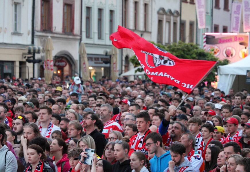 Hokejové finále ovládli Třinečtí Oceláři. Dynamo skončilo na stříbrné příčce