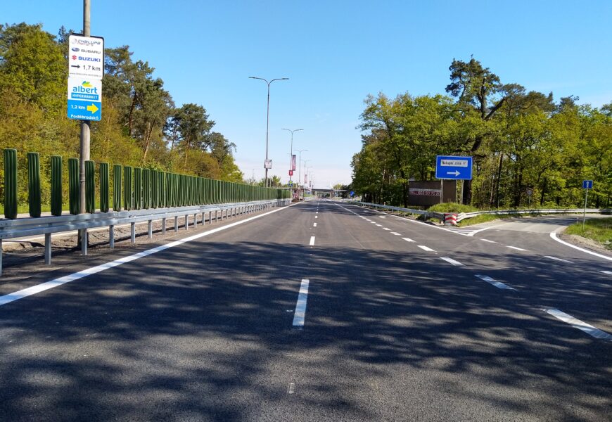 V noci se řidičům otevřela první polovina čtyřpruhu v Pardubicích