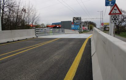 Uzavírka části Poděbradské skončila. Mostní provizorium už slouží