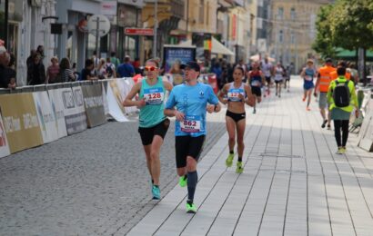 V Pardubicích se běžel tradiční vinařský půlmaraton. Letos s novinkami