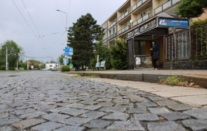 Modernizace zastávek v MHD Pardubicích pokračuje. Opravy vyjdou skoro na 8 milionů