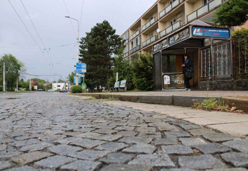 Modernizace zastávek v MHD Pardubicích pokračuje. Opravy vyjdou skoro na 8 milionů
