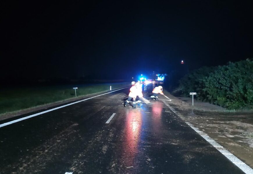 Pardubickým krajem se prohnala supercela. Voda a bahno z polí zaplavilo domy i ulice