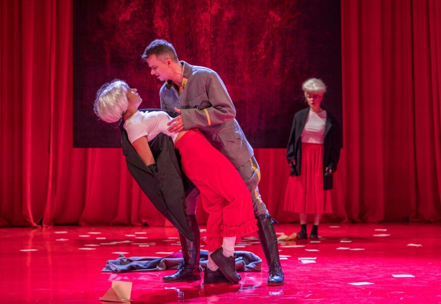 Z války přímo do divadla Pardubice. Don Juan hledá dávnou lásku