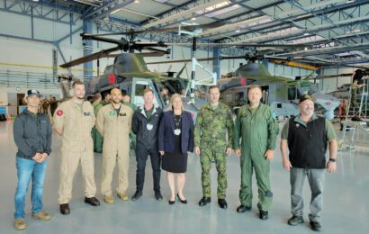 V Pardubicích přistál transportér C – 17 se dvěma vrtulníky Venom na palubě.