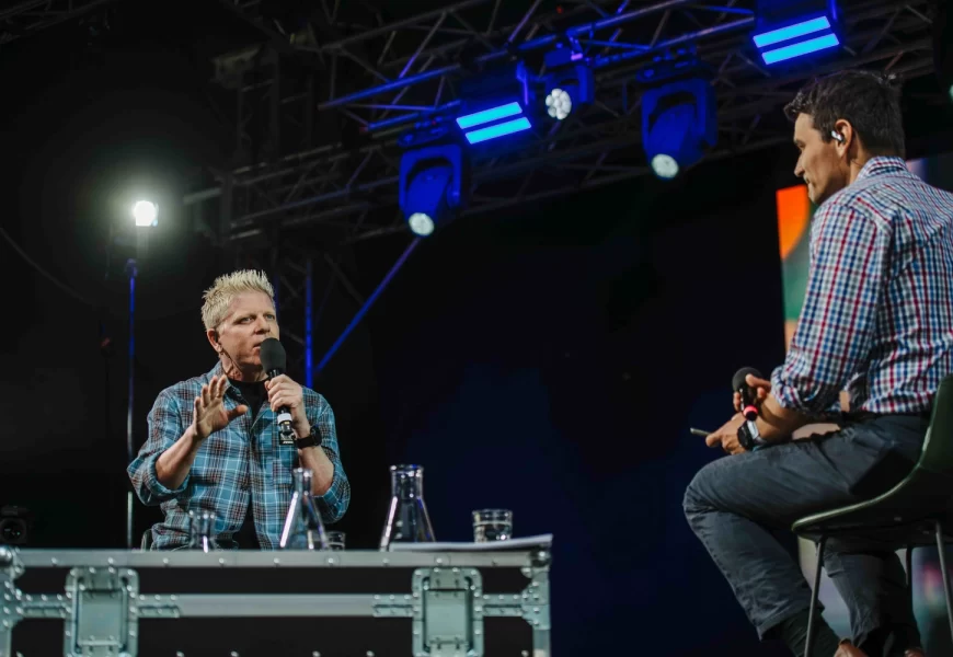 Hyde Park Civilizace na Rock for People: Daniel Stach zpovídal frontmana kapely The Offspring na ČT art stagi před festivalovým publikem