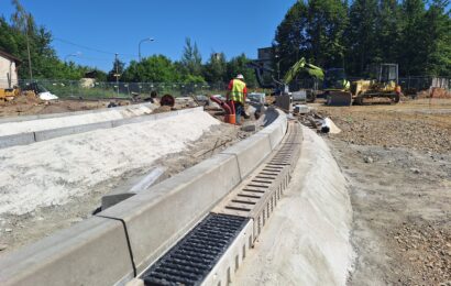 Kruhový objezd u Spojila se začíná tvarovat. Provoz bude nadále omezen