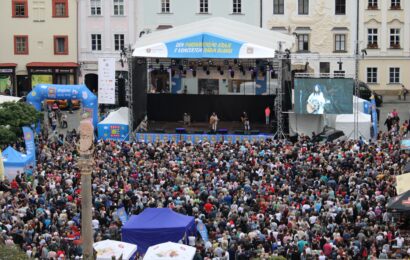 Den Pardubického kraje zaplnil Pernštýnské náměstí. Nechyběly ukázky IZS, armády či ochutnávky regionálních potravin