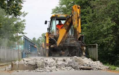 Mosty v Mněticích jsou uzavřeny. Řidiči budou muset po objížďkách