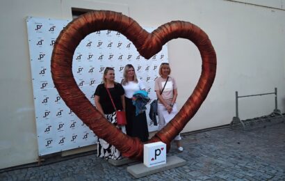 Na pardubickém zámku odstartoval festival Pernštejnlove. Nechybí láska, smích či dojetí Na pardubickém zámku odstartoval festival Pernštejnlove. Nechybí láska, smích či dojetí