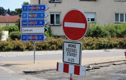 V Chrudimi začala rekonstrukce silnice I/17. Mezi nemocnicí a kruhákem  “U Guláška” je provoz veden kyvadlově