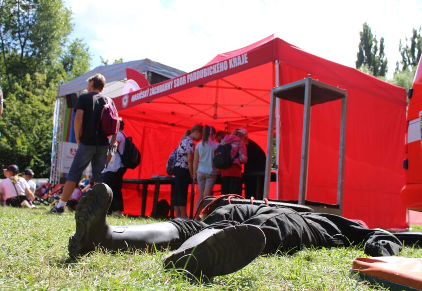 Hasiči, záchranáři a policie. Sportovní park patřil složkám IZS Hasiči, záchranáři a policie. Sportovní park patřil složkám IZS