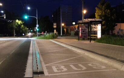 Zastávka Kpt. Bartoše v Polabinách prošla rekonstrukcí. Přináší moderní a bezpečné zázemí pro cestující Zastávka Kpt. Bartoše v Polabinách prošla rekonstrukcí. Přináší moderní a bezpečné zázemí pro cestující