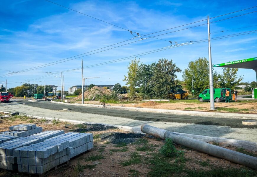 Dopravní podnik je nucen upravit jízdní řád kvůli potížím při výstavbě severovýchodního obchvatu