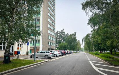 Lepší parkování v ulici Závodu Míru. Přibyla i nová parkovací místa 