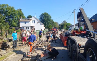 Hasiči z Pardubického kraje pomáhají v povodněmi zasažených Jeseníkách a Krnově