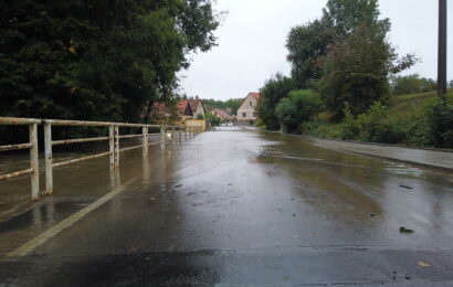 VIDEO: Řeky v Pardubickém kraji ukazují svou sílu. Sedm z nich dosáhly třetího stupně