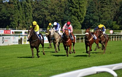 VIDEO: Letní cena města Pardubic a dvoudenní mítink. Neděle a pondělí ve znamení dostihů