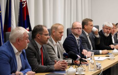 VIDEO: Pardubický kraj má podepsanou koaliční smlouvu pro období 2024 – 2028 VIDEO: Pardubický kraj má podepsanou koaliční smlouvu pro období 2024 – 2028