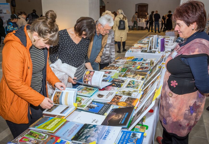 V Pardubicích proběhne akce Zámek plný knih. Letos si posvítí na zločin