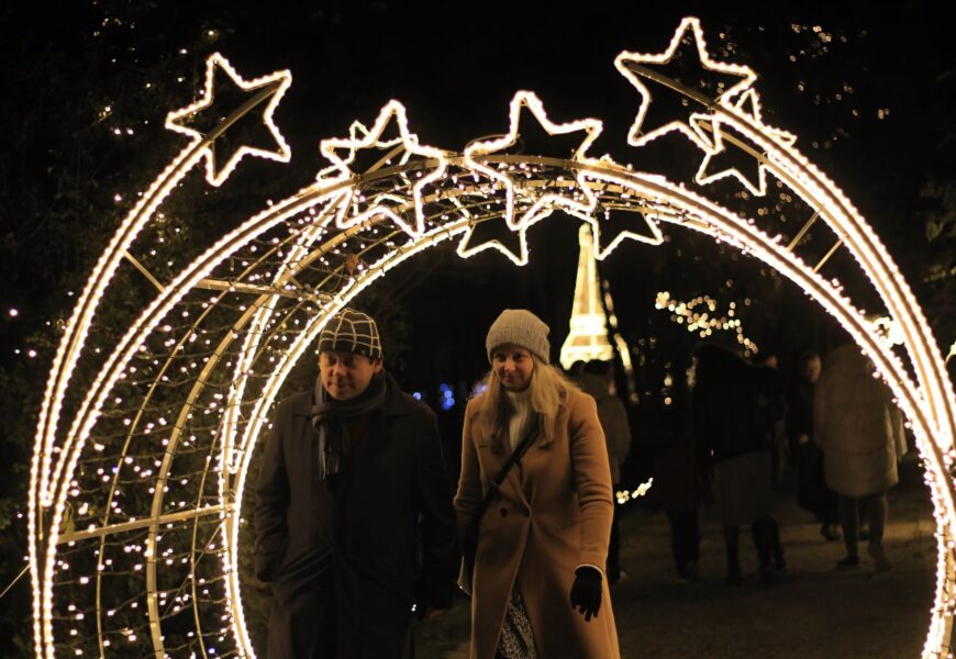 VIDEO: Na pardubickém zámku už Světla vyprávějí. Letos ve větším rozsahu